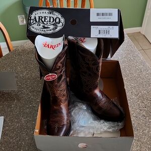 Womans cowboy boots Laredo